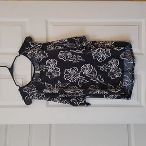 Black and white floral top with sleeves you can tie